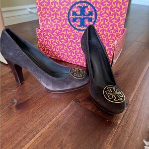 Tory Burch brown suede pumps with stacked heel and platform